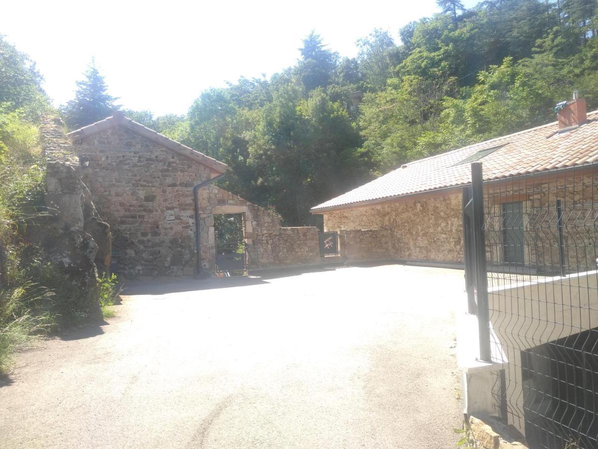 Gite Au Coeur Du Parc Naturel Regional Du Pilat Pelussin Bagian luar foto